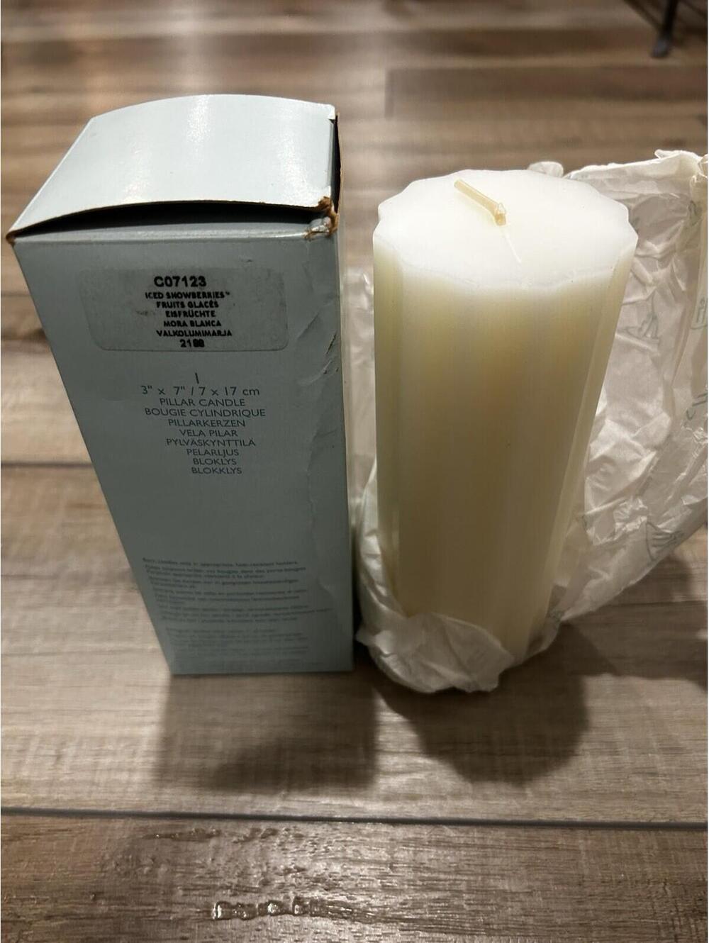 Vintage Partylite 3 X 7 Ruffled Pillar Candle Scent Iced Snowberries White New